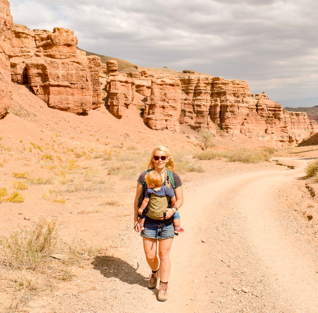 The Benefits of Babywearing and Why Integra Baby is the Ideal Choice for Your Carrying Journey